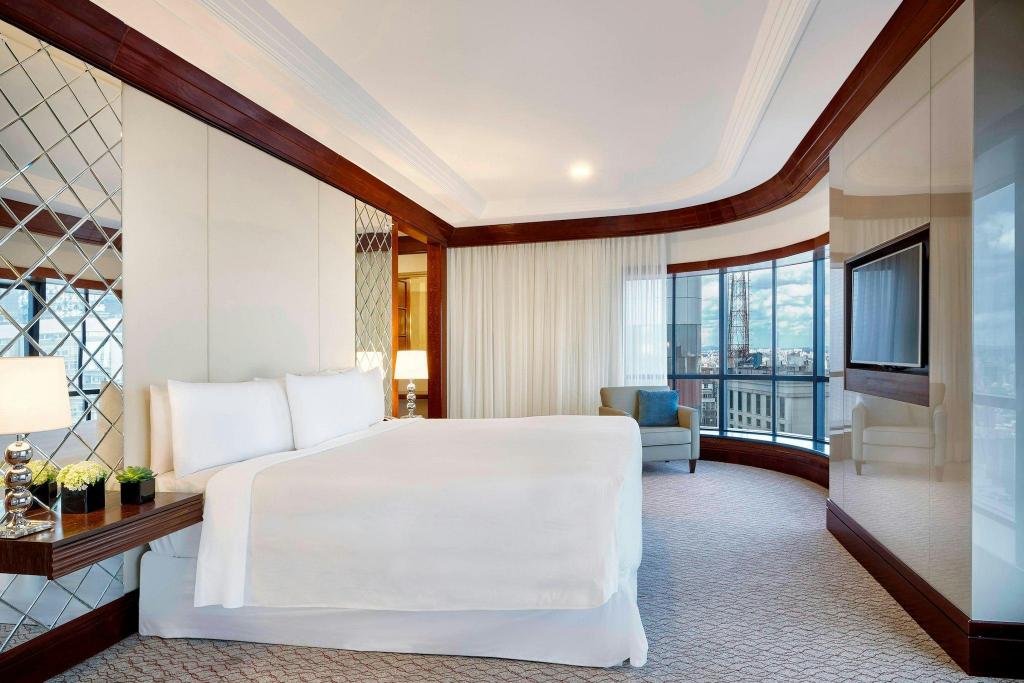2 Bedrooms, Presidential, Suite, King Bed, Skyline View, Club Lounge Access