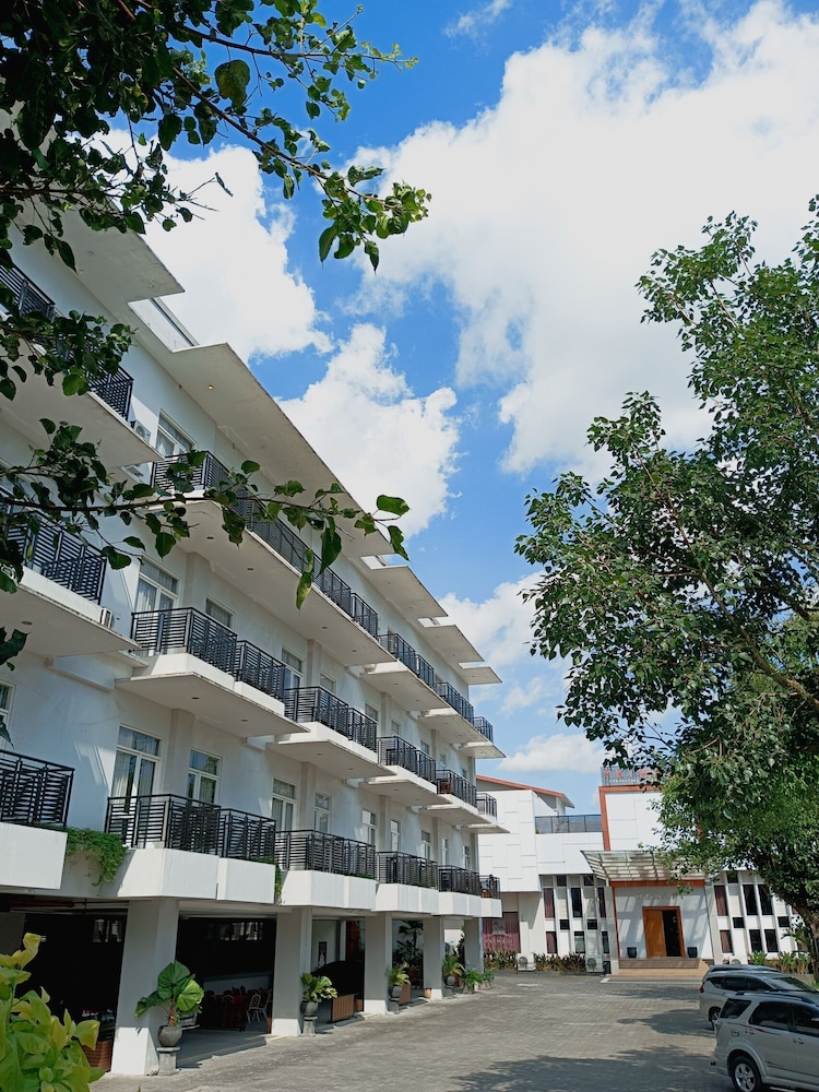 Prima Sr Hotel & Convention 3/50