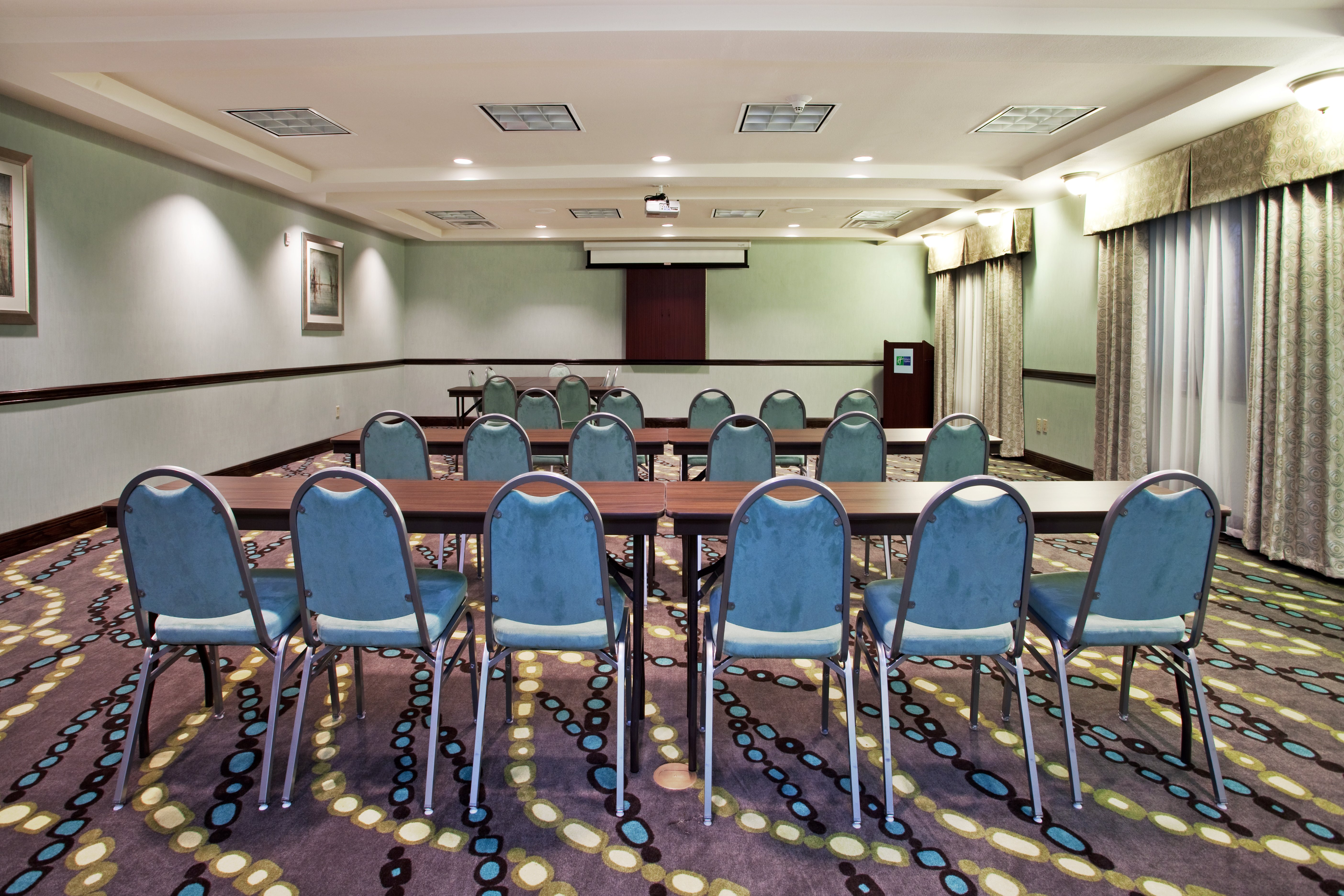 Holiday Inn Express Hotel and Suites Picayune-Stennis Space Cntr 63/68