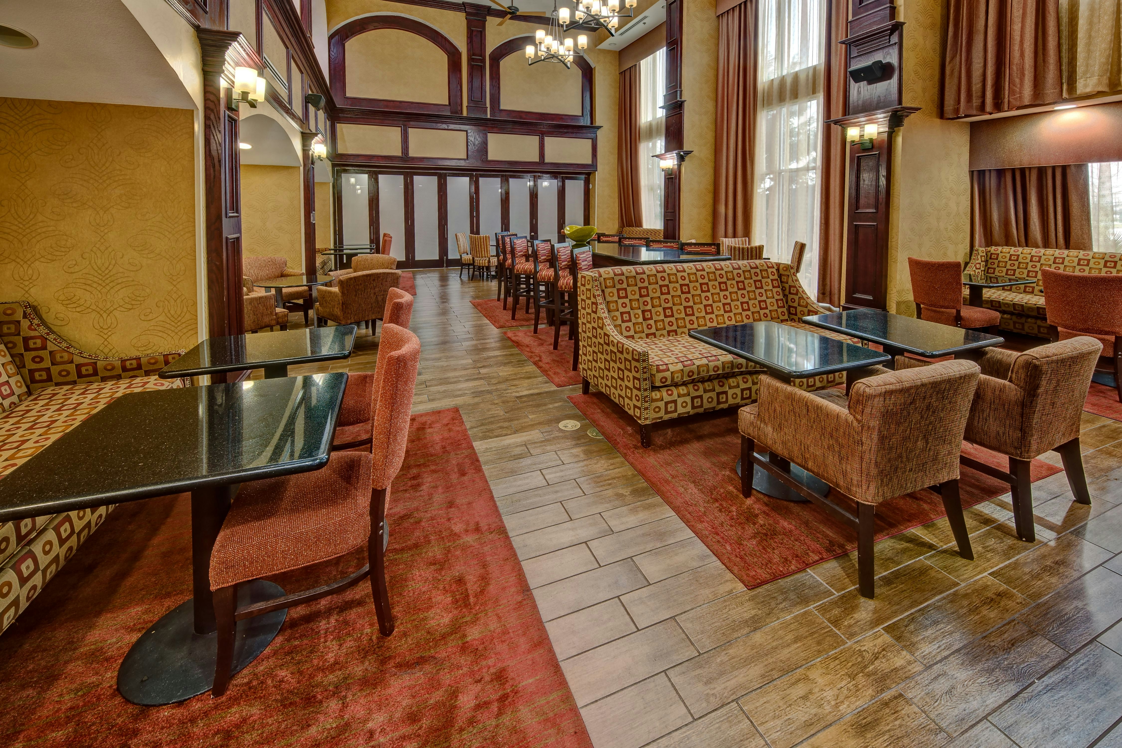 Hampton Inn and Suites Corsicana 36/62
