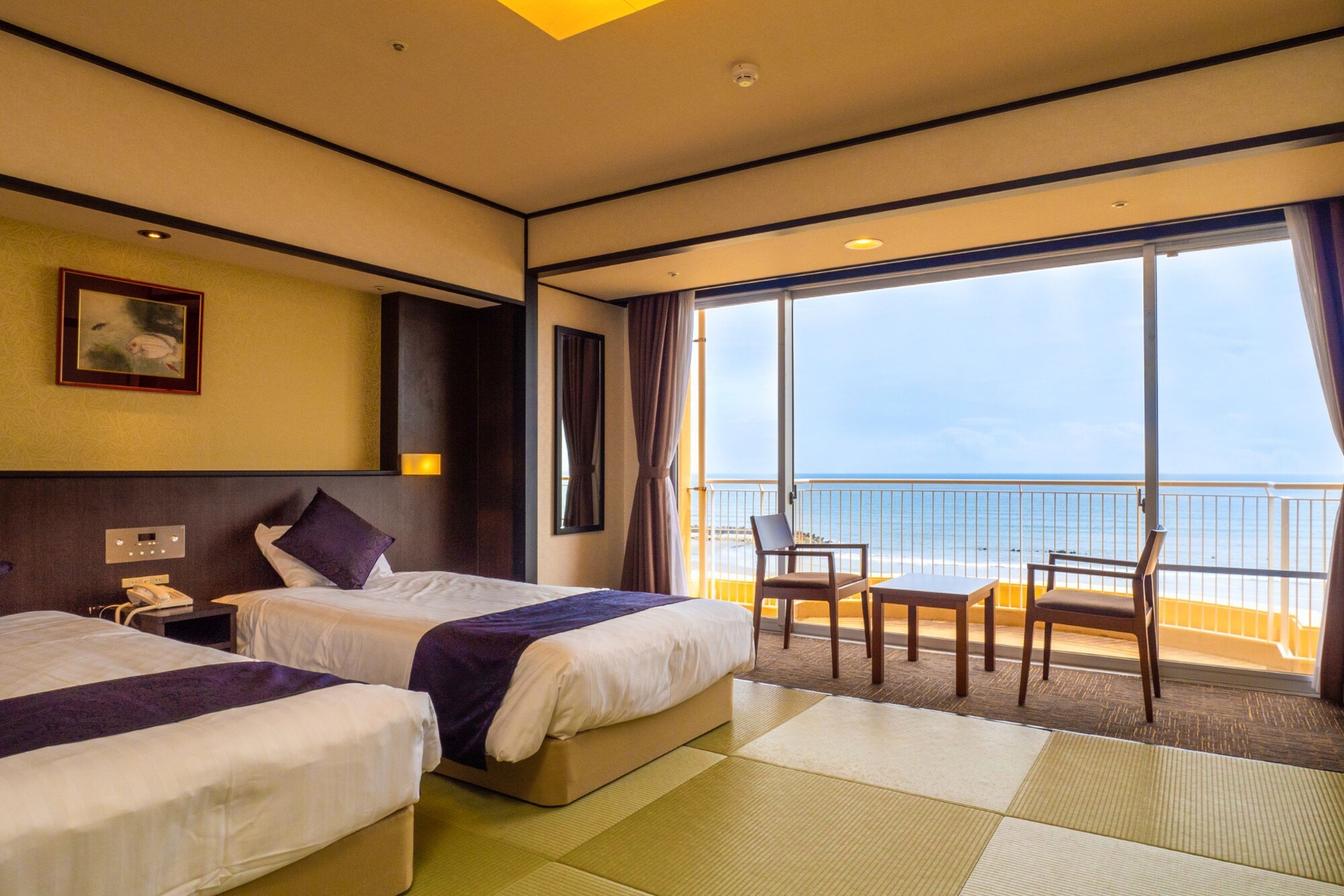 JAPANESE, TWIN BEDS, HIGH FLOOR
