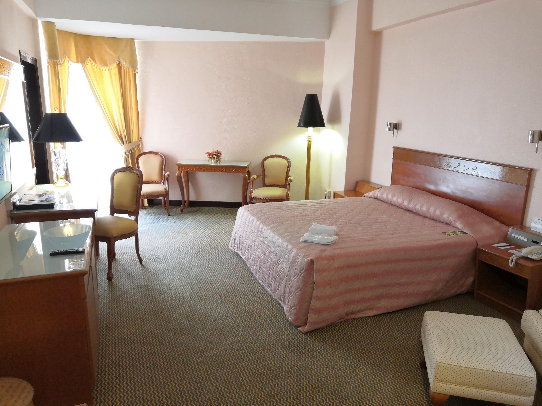 Premium, Suite, King Bed