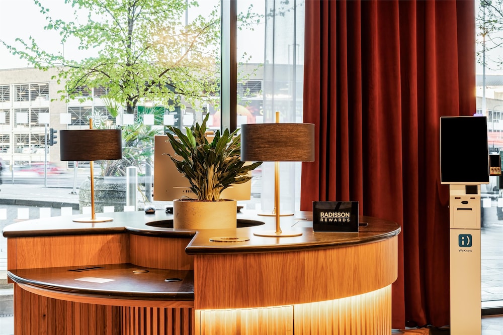 Radisson Hotel Manchester City Centre, A Verified Net Zero Hotel 10/91