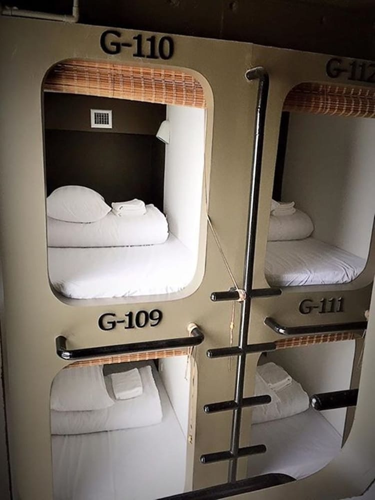 Capsule Hostel Chiangkhan 18/19
