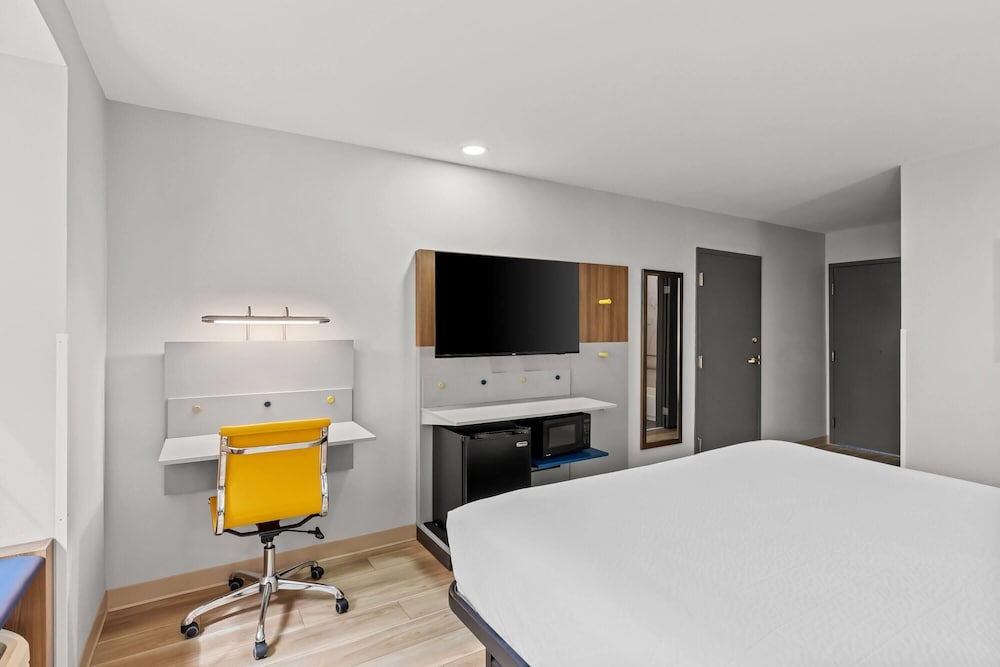 Microtel Inn & Suites by Wyndham Norcross 25/50