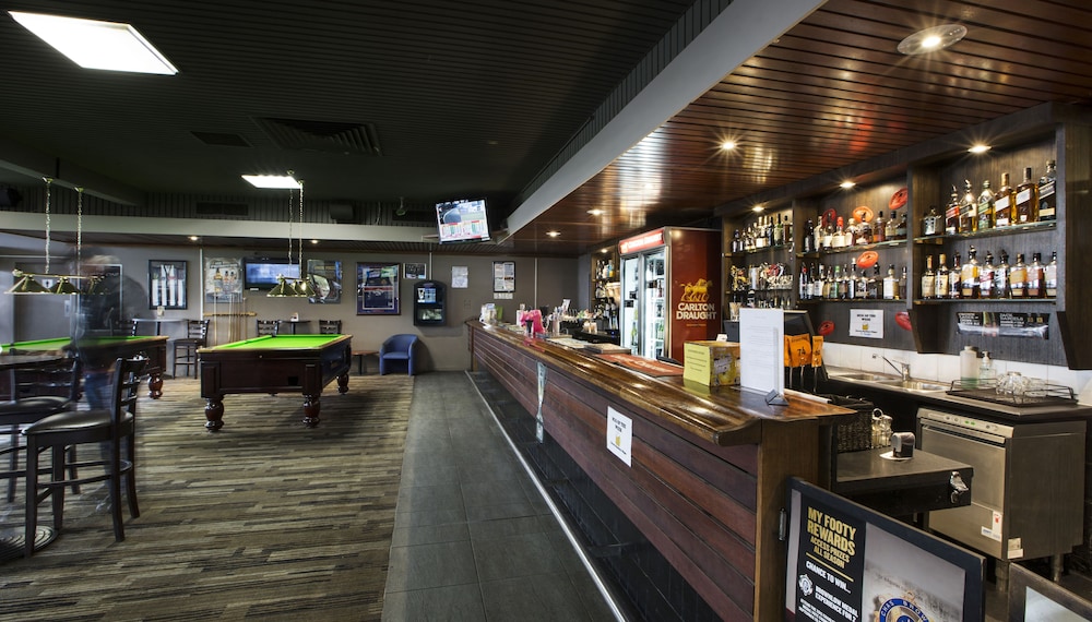 Nightcap at Morwell Hotel 3/50