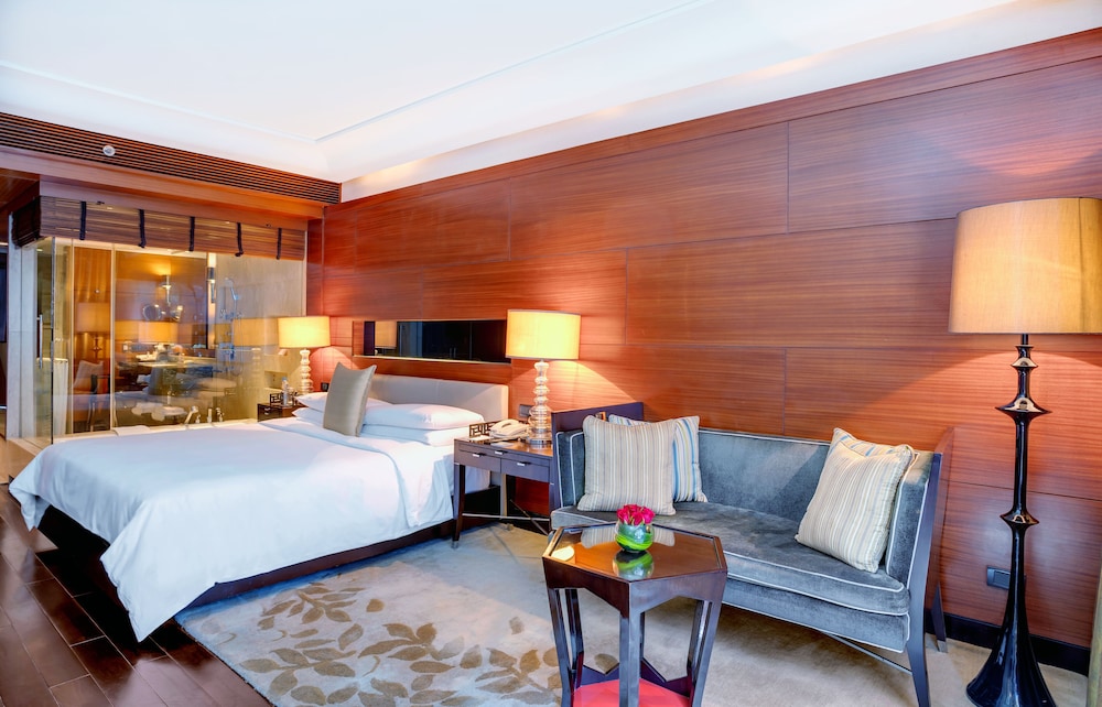 The Leela Ambience Gurugram Hotel And Residences 24/80