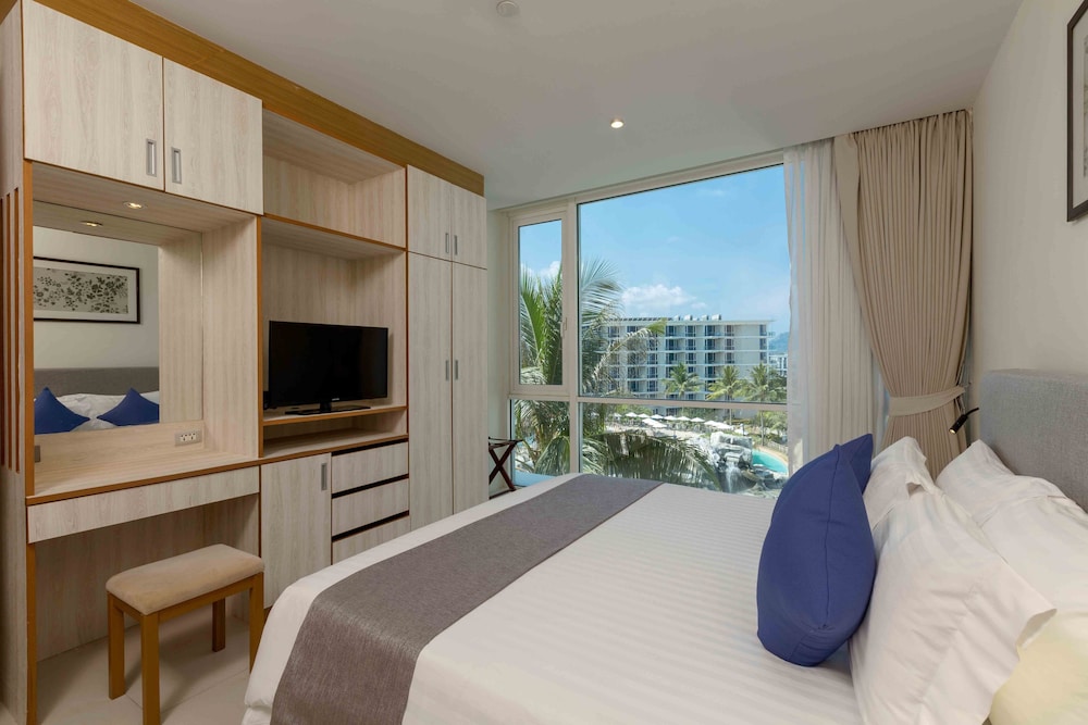 1 Bedroom Family Suite with Balcony (SR1B)