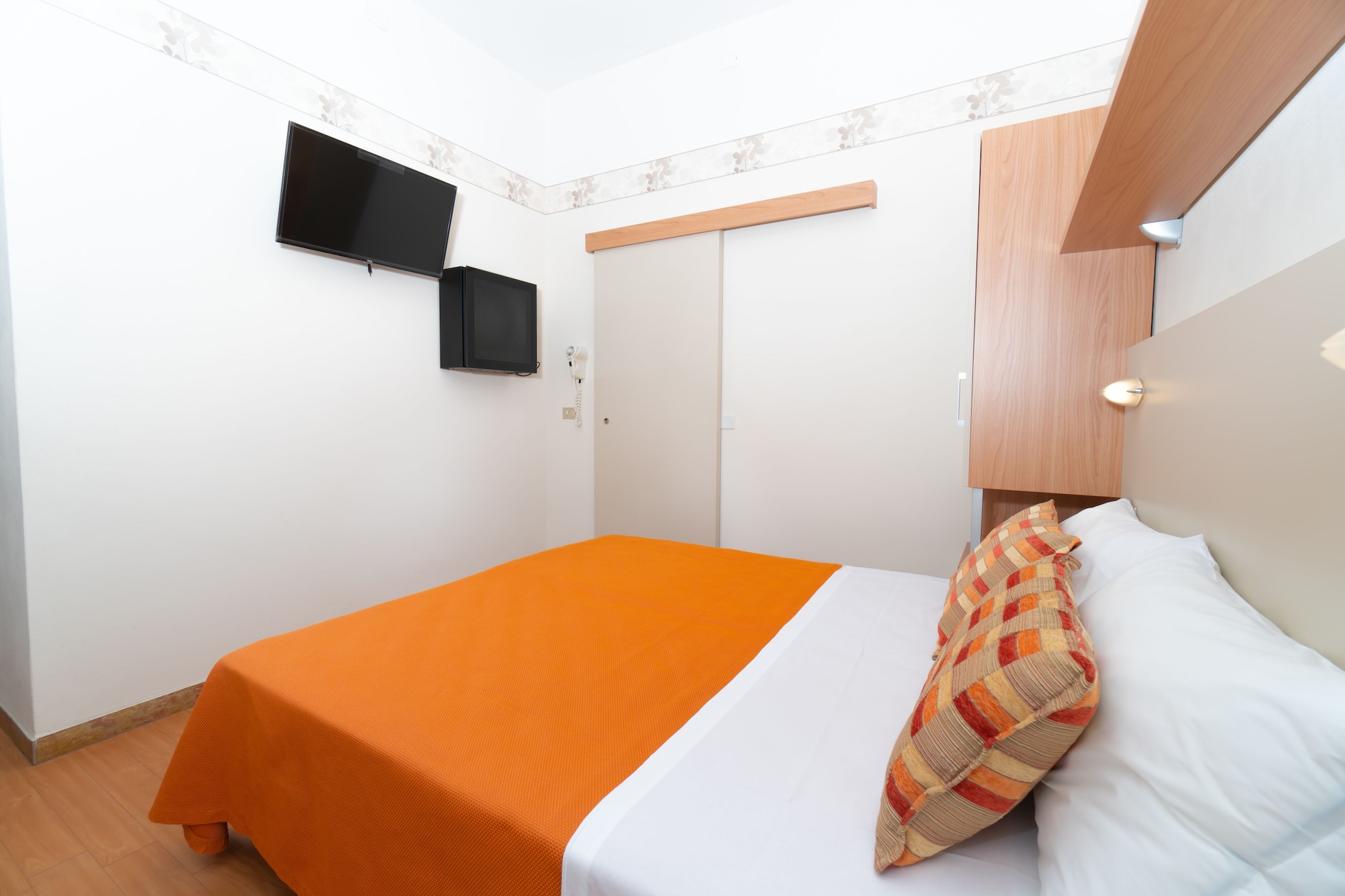 COMFORT, DOUBLE OR TWIN BED