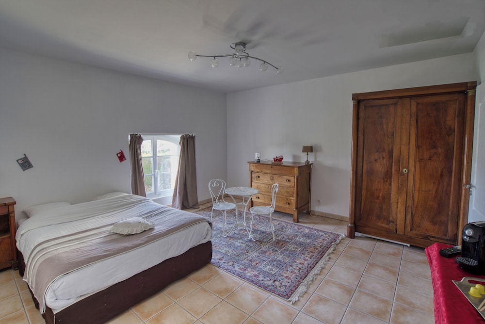 LOGIS DOMAINE DES CHAIS 17/56