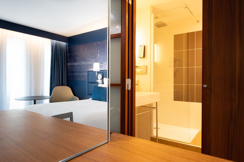 Hotel Mercure Toulon La Seyne-Sur-Mer 28/76