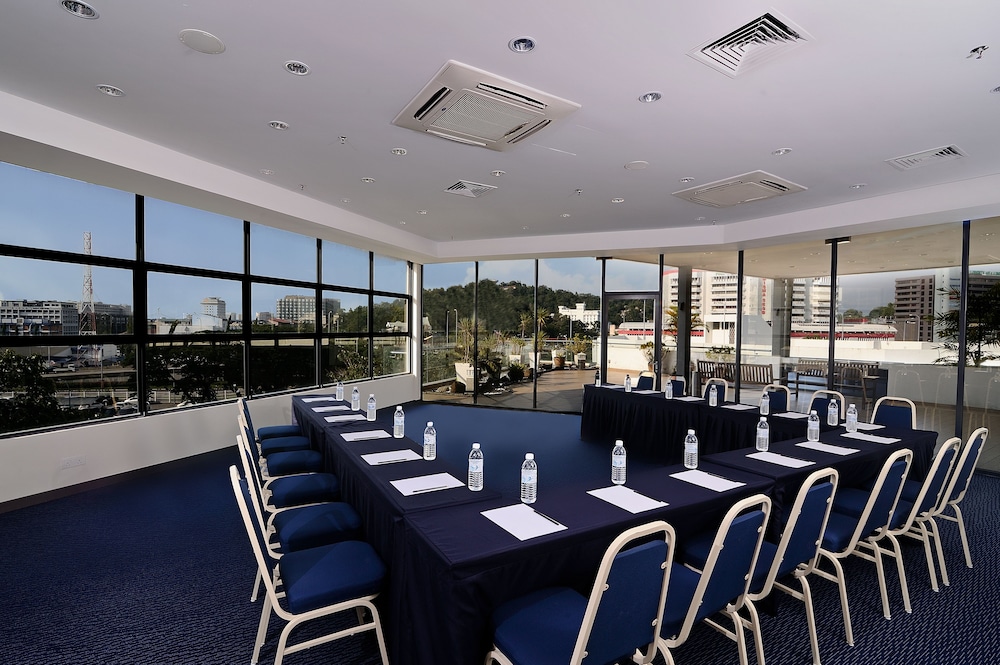 OCEANIA HOTEL 44/51