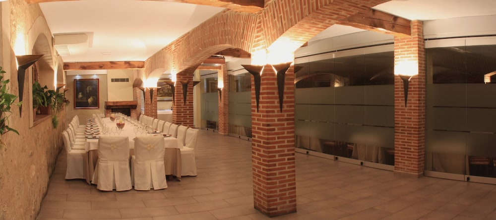 Venta Magullo Complejo Hostelero 45/55