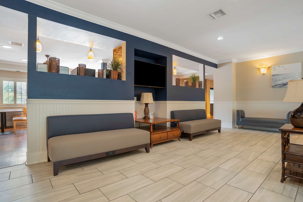 Best Western Wakulla Inn & Suites 14/48