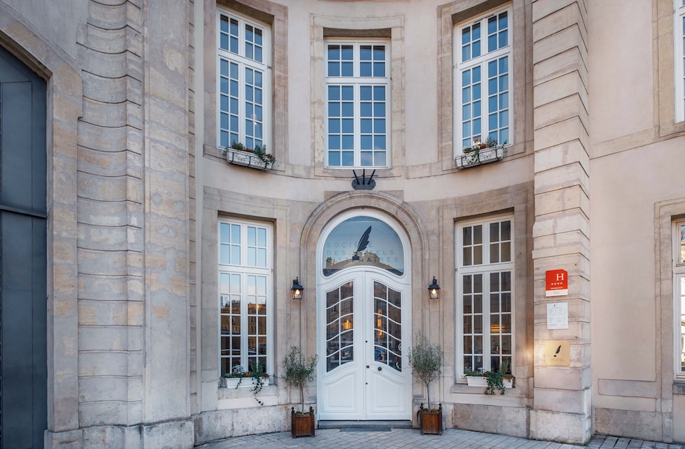 Hotel Des Prelats 2/50