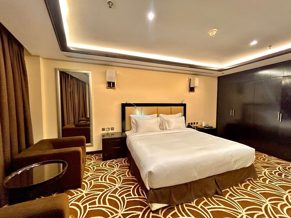 Pavilion Palace Hotel 15/43