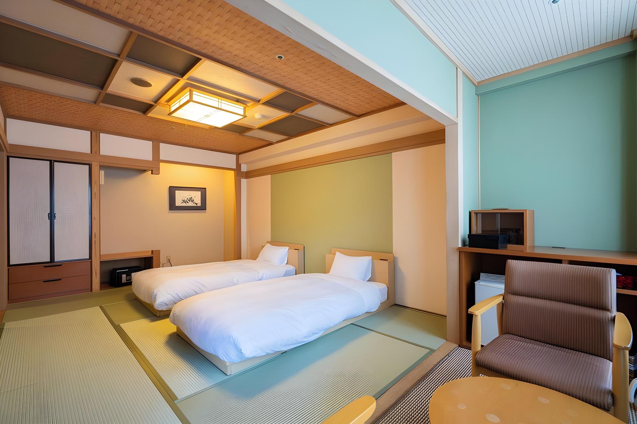 2 Bedrooms, Basic, Single Bed