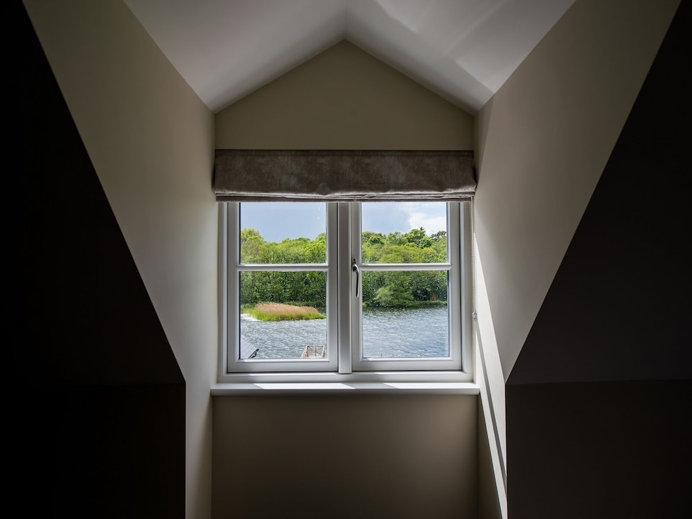 The Boathouse 25/50