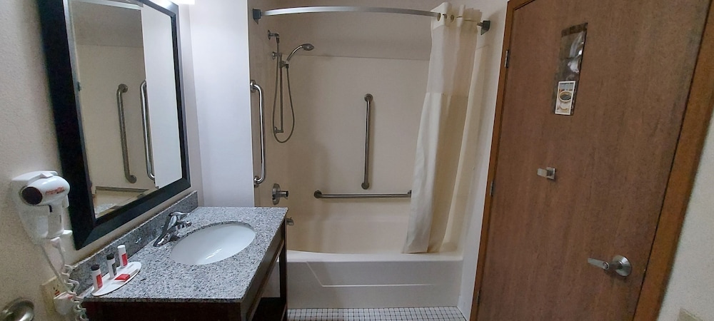 Days Inn by Wyndham Willmar 17/33