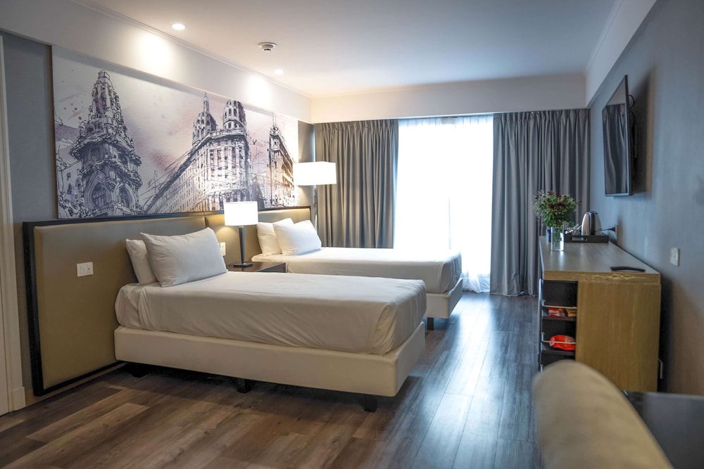 ROOM, TWIN BEDS