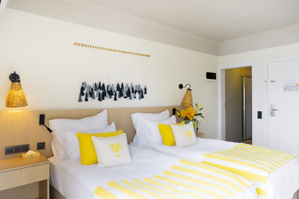 Club, Family, Twin Beds, King Bed, Sea View