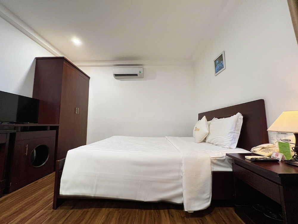 DELUXE, DOUBLE BED