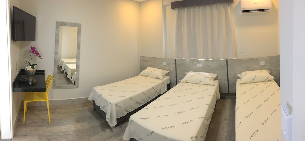 Avalon Hotel 27/49