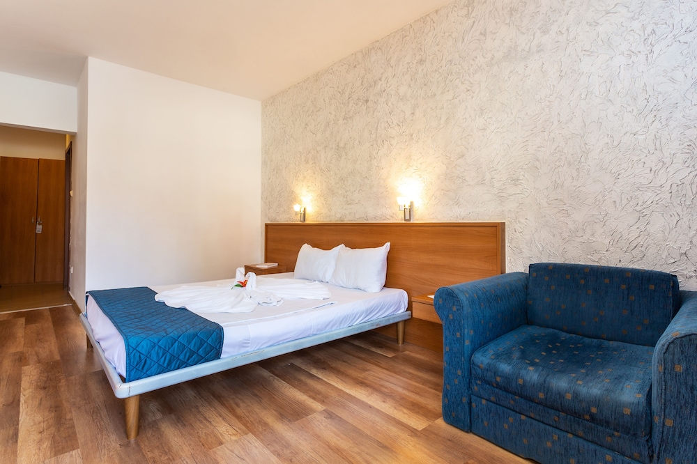 Sunrise Complex Hotel 11/50