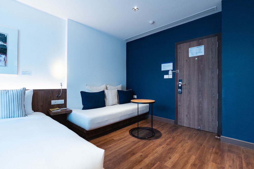 SUPERIOR, DOUBLE OR TWIN BED