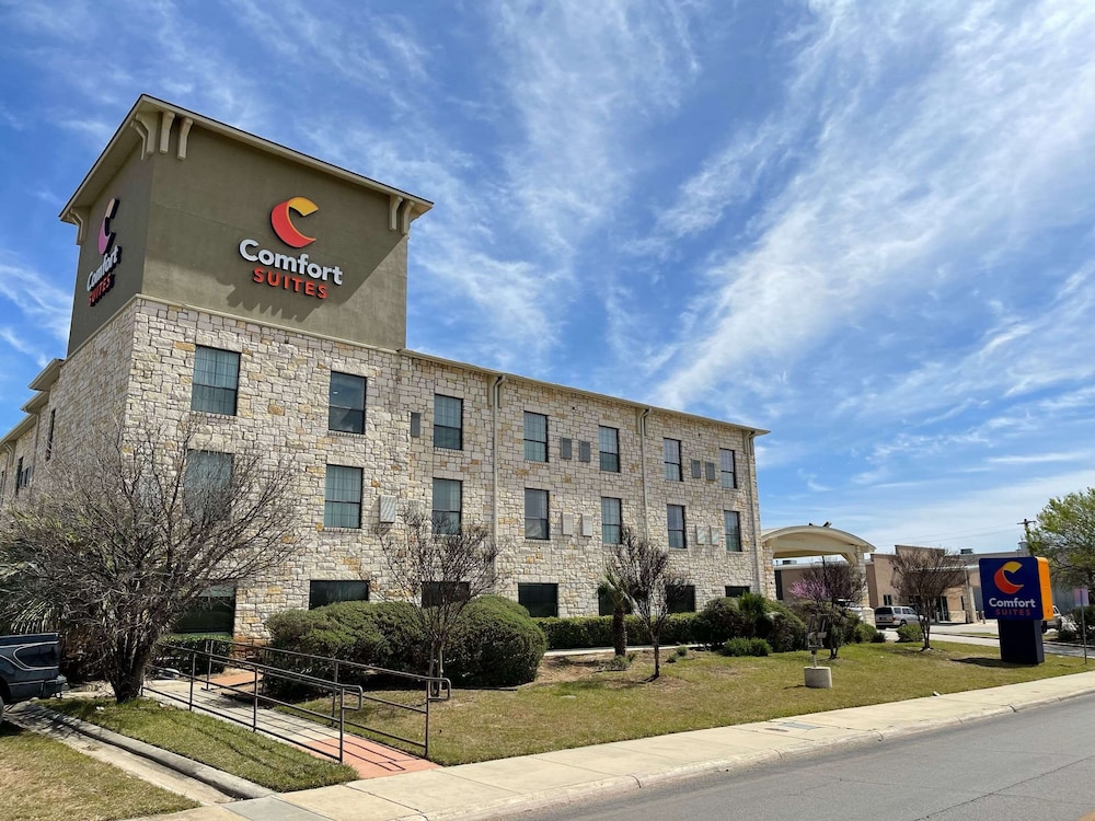 Comfort Suites San Antonio SeaWorld - Lackland AFB 3/39