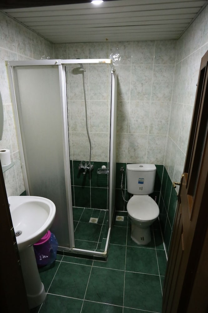 Sena Hotels 62/63