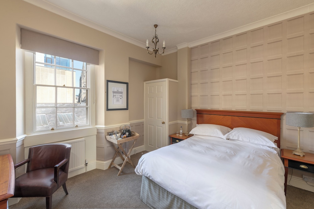 SUPERIOR, DOUBLE BED