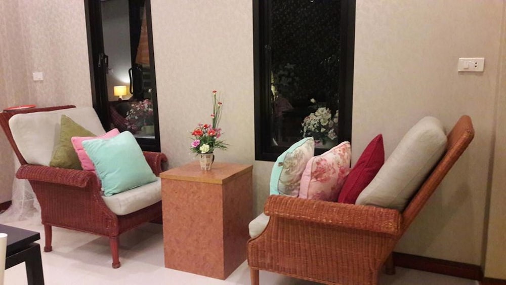 Banana Place Resort 35/45