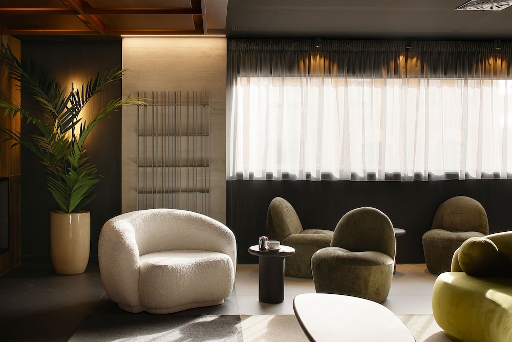 Nuvo Hotel Boutique 30/50