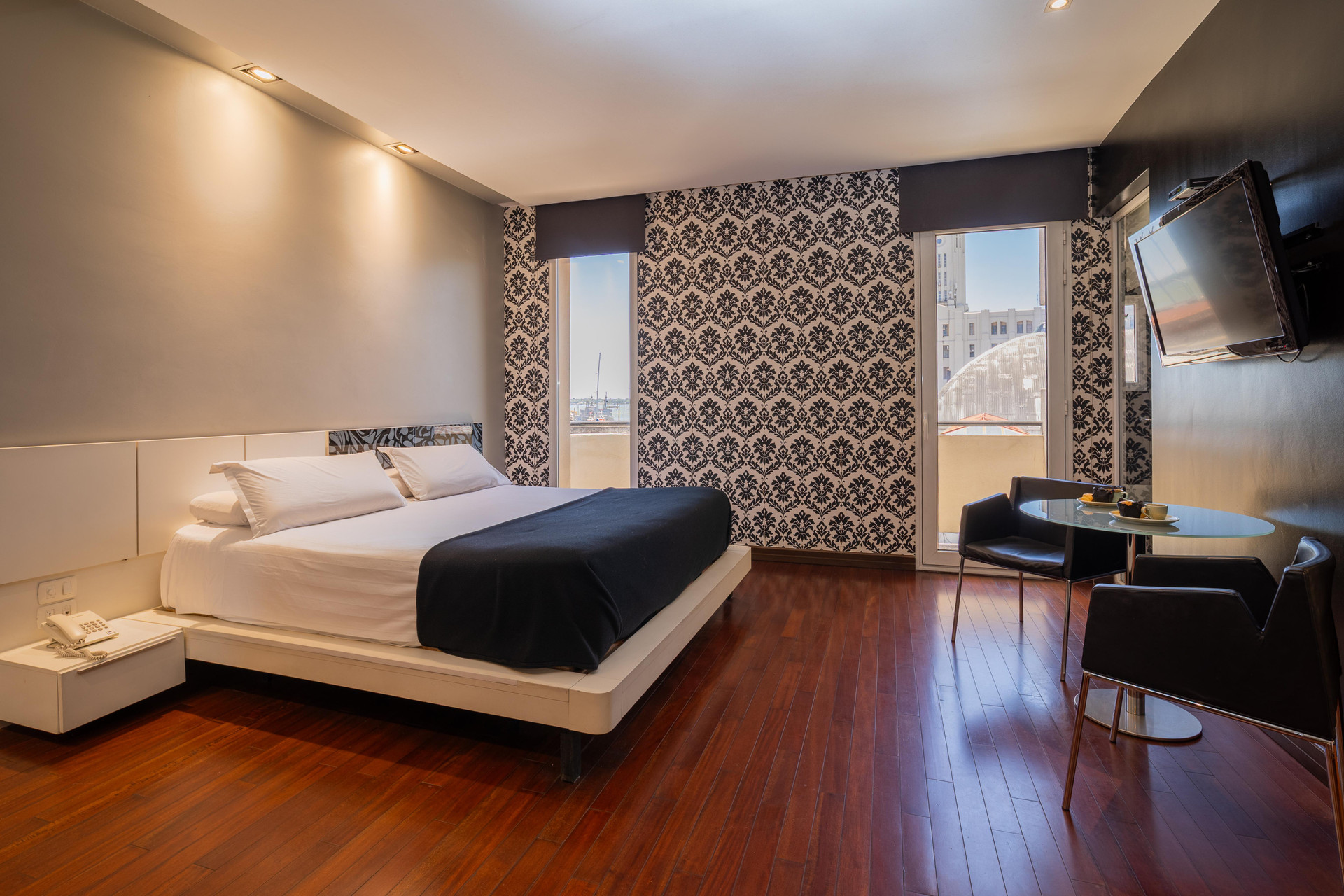 Deluxe, Suite, Double Bed, Bay View