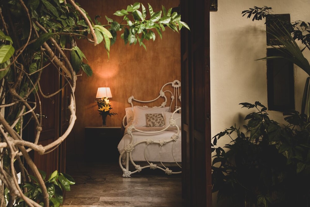 Casa Del Arzobispado Hotel 7/69