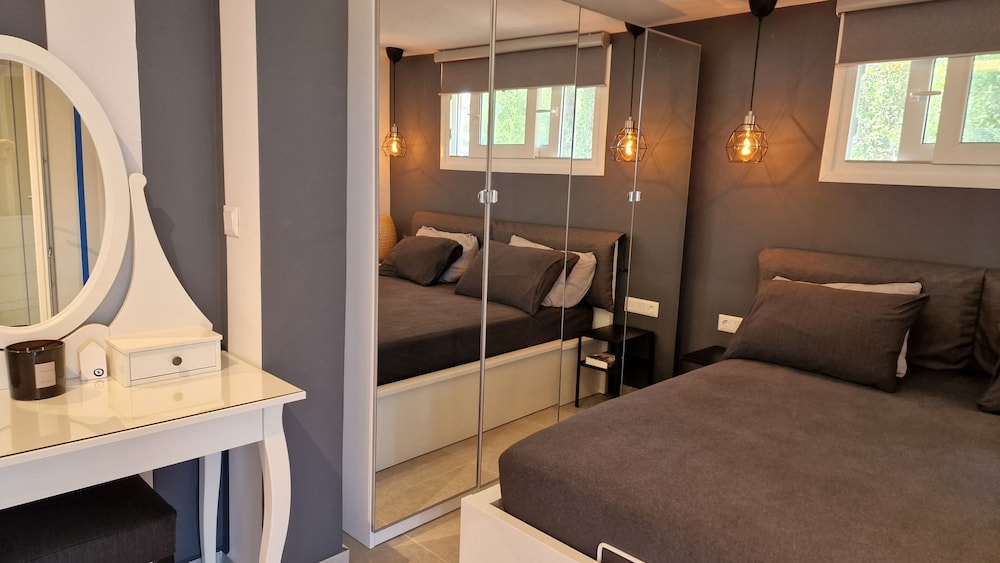 Luxurious Villa Anna Maria 32/50