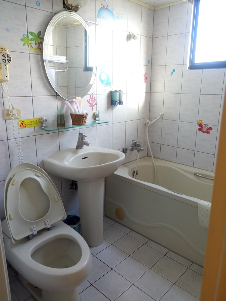 Hua Tong Hotel 45/54