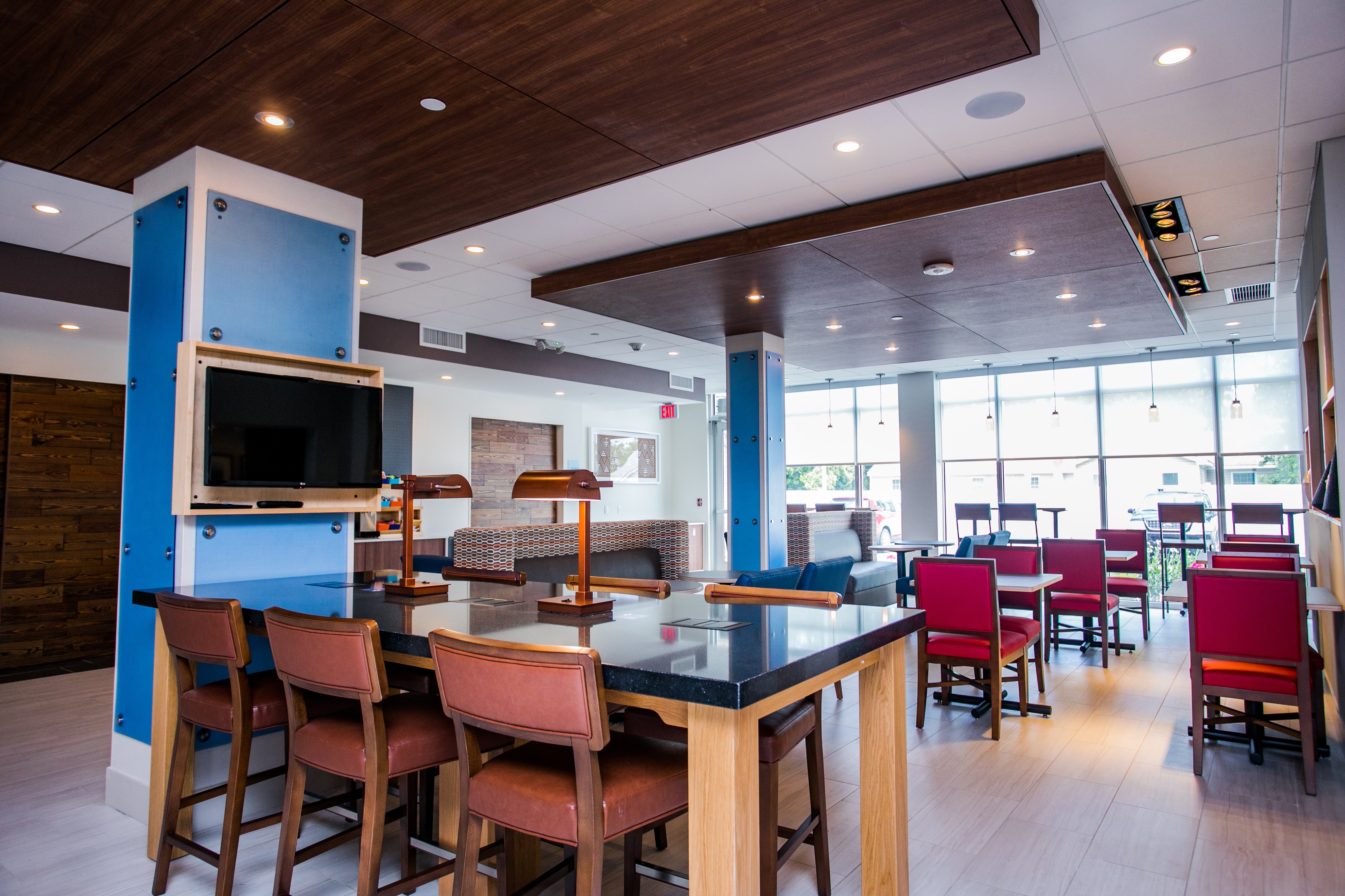 Holiday Inn Express & Suites Rehoboth Beach 41/51