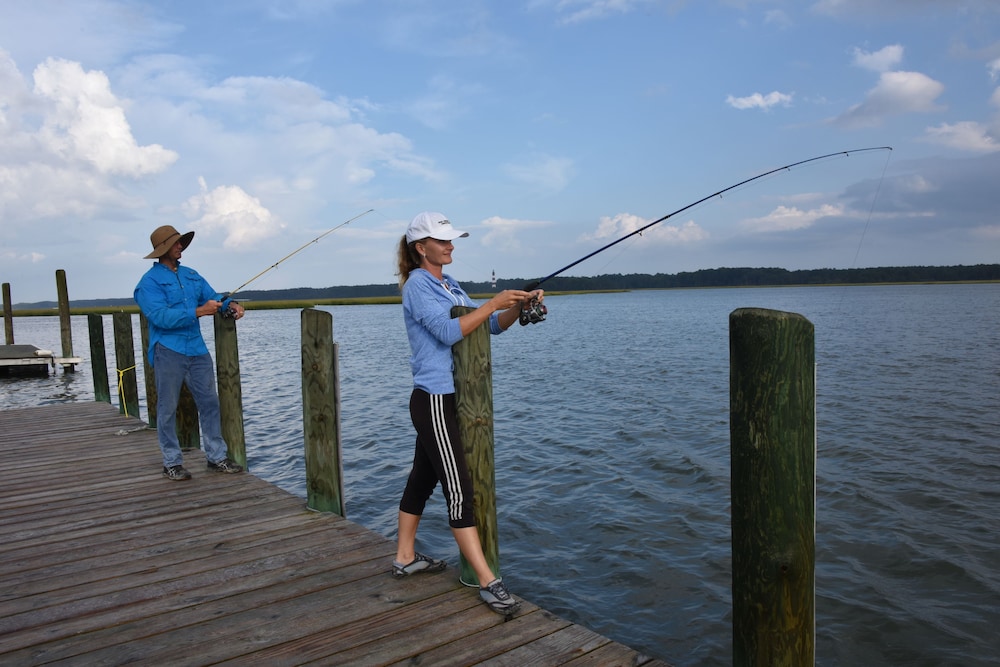 Snug Harbor Marina and Hotel 13/32