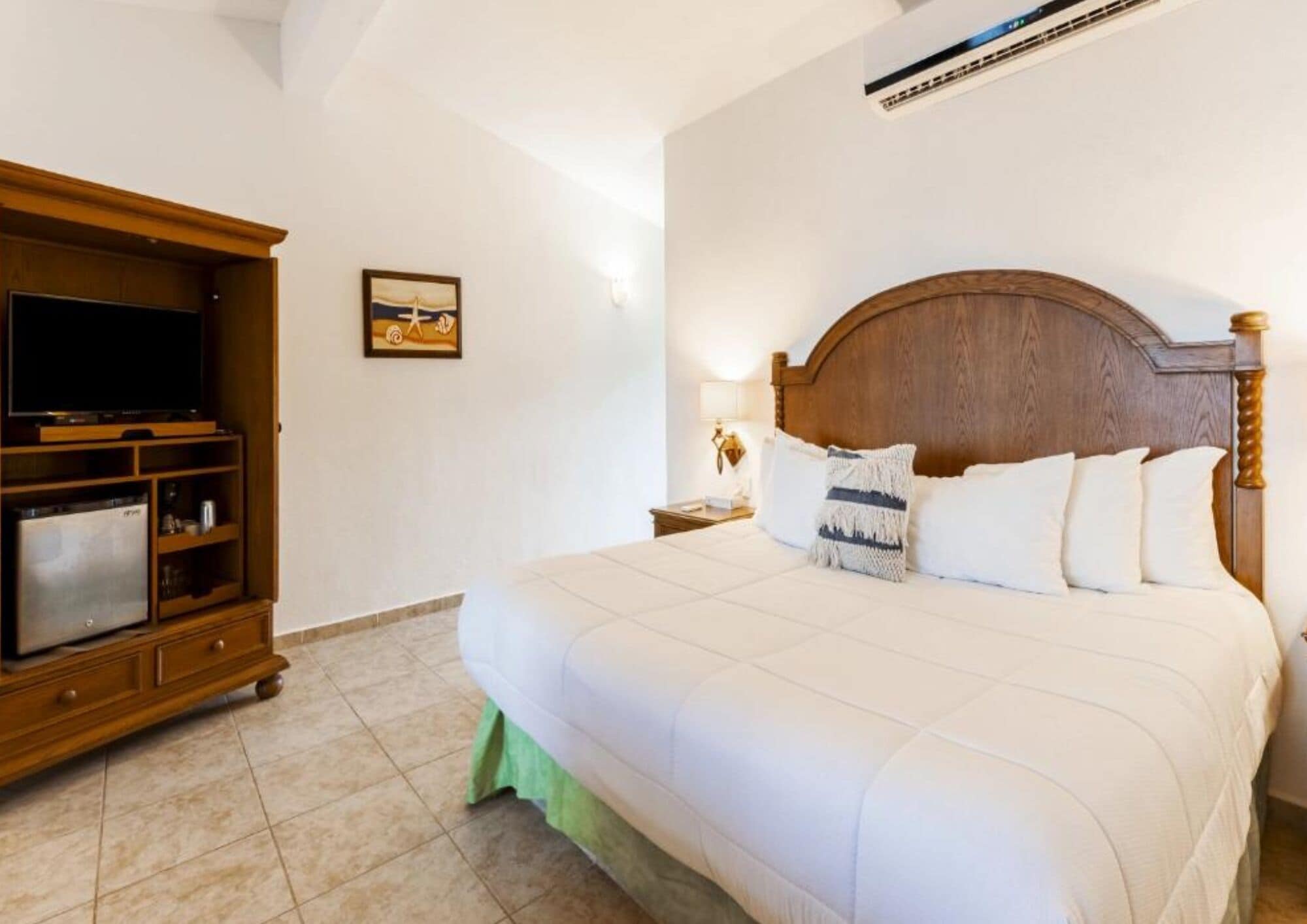 DELUXE, SUITE, KING BED