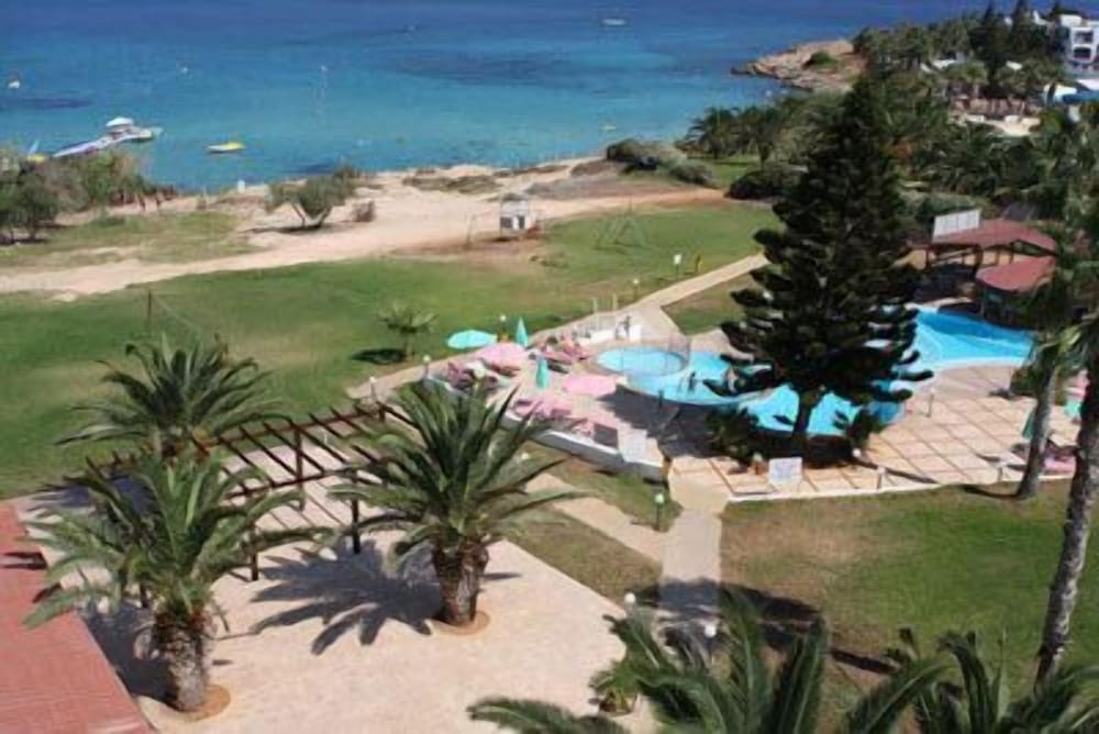 Astreas Beach Hotel 41/50