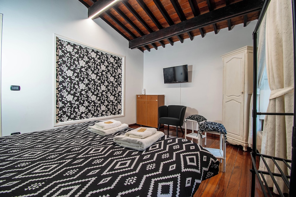 The House In Trastevere 24/48