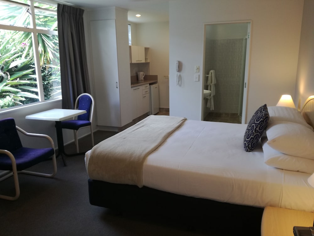 Pacific Motor Inn 18/63