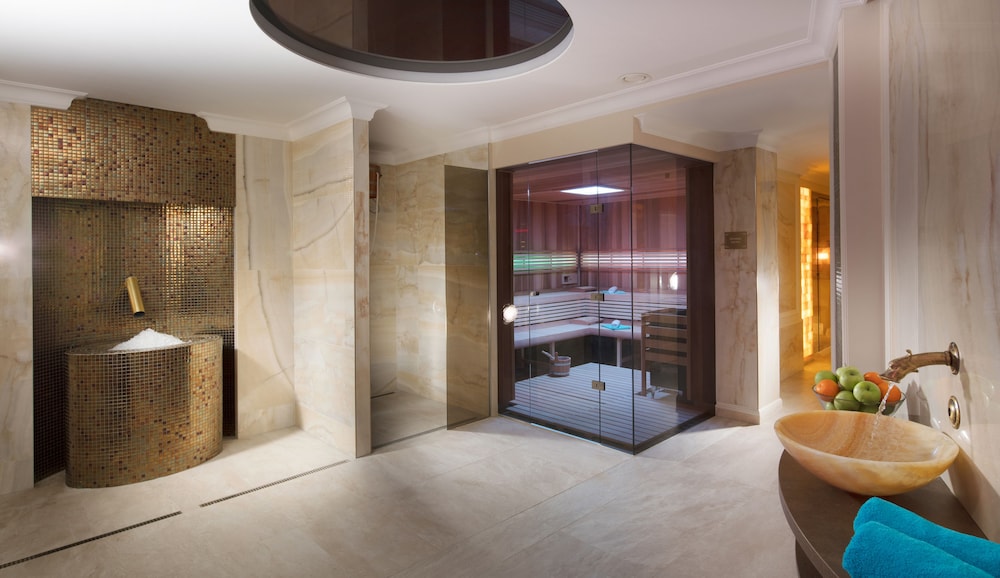 CHATEAU MONTY SPA RESORT 5/69