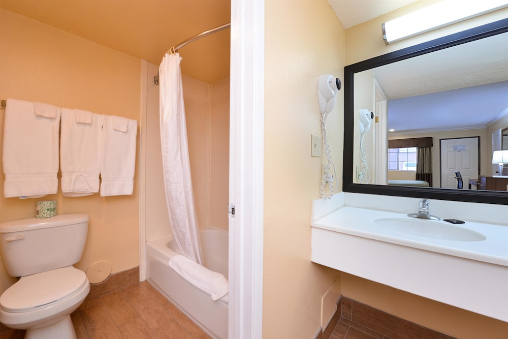 Americas Best Value Inn Azusa Pasadena 12/40