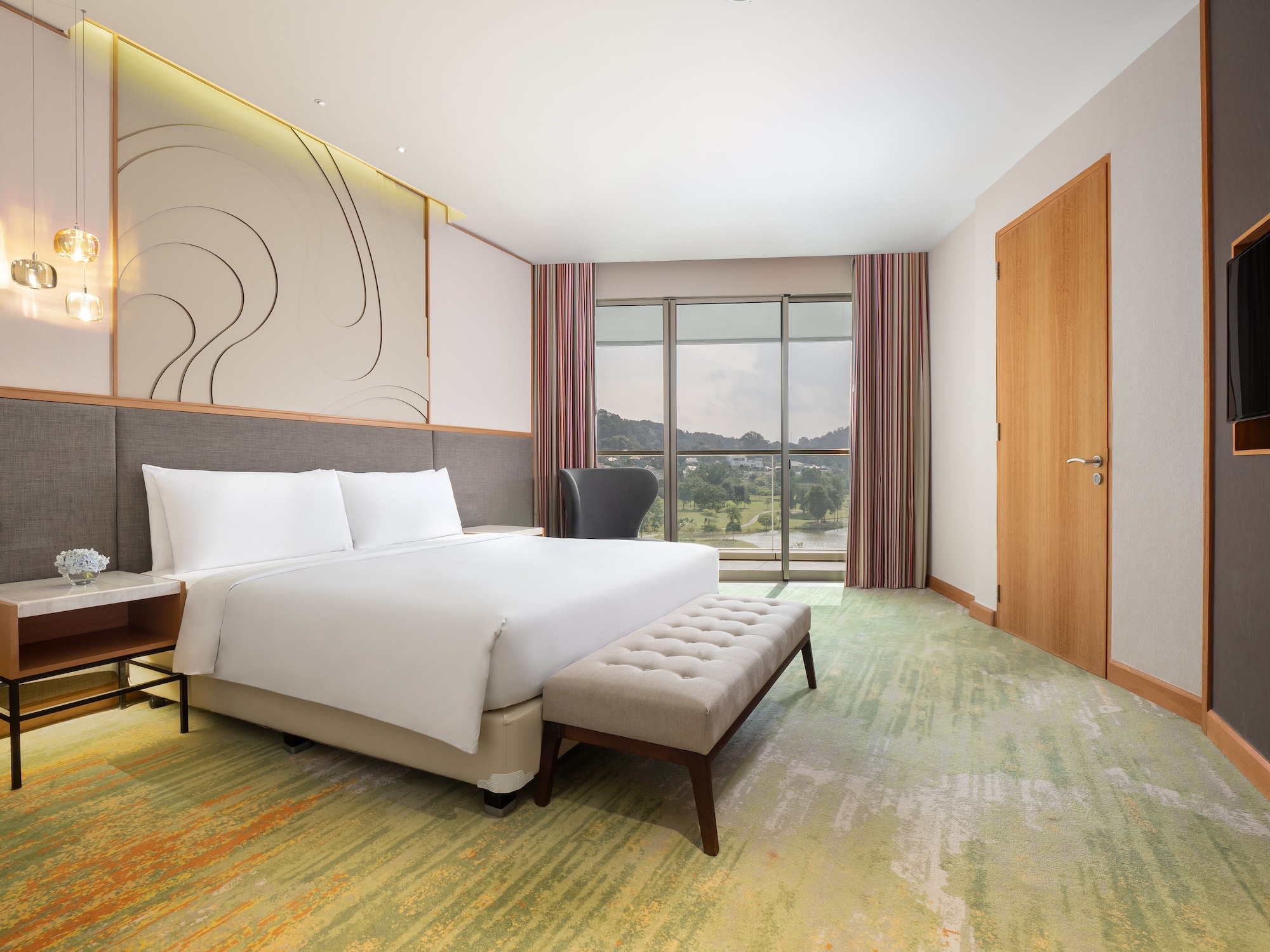 Executive, Suite, King Bed, Golf Course View