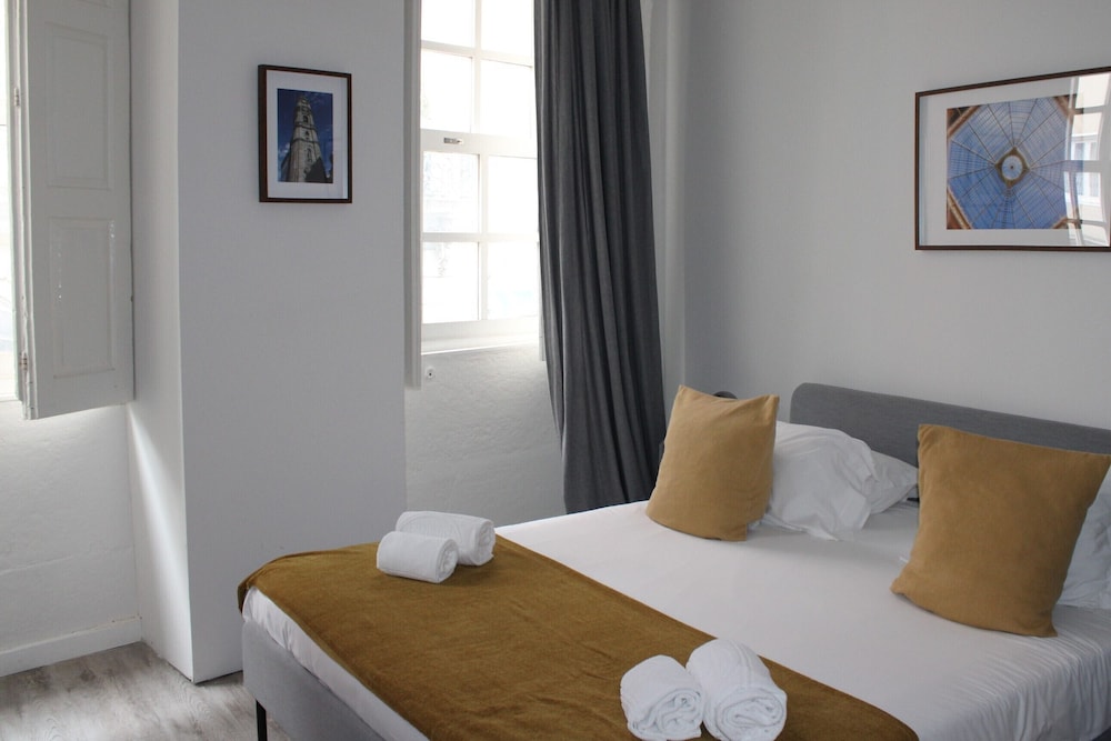 STUDIO, SUITE, DOUBLE BED