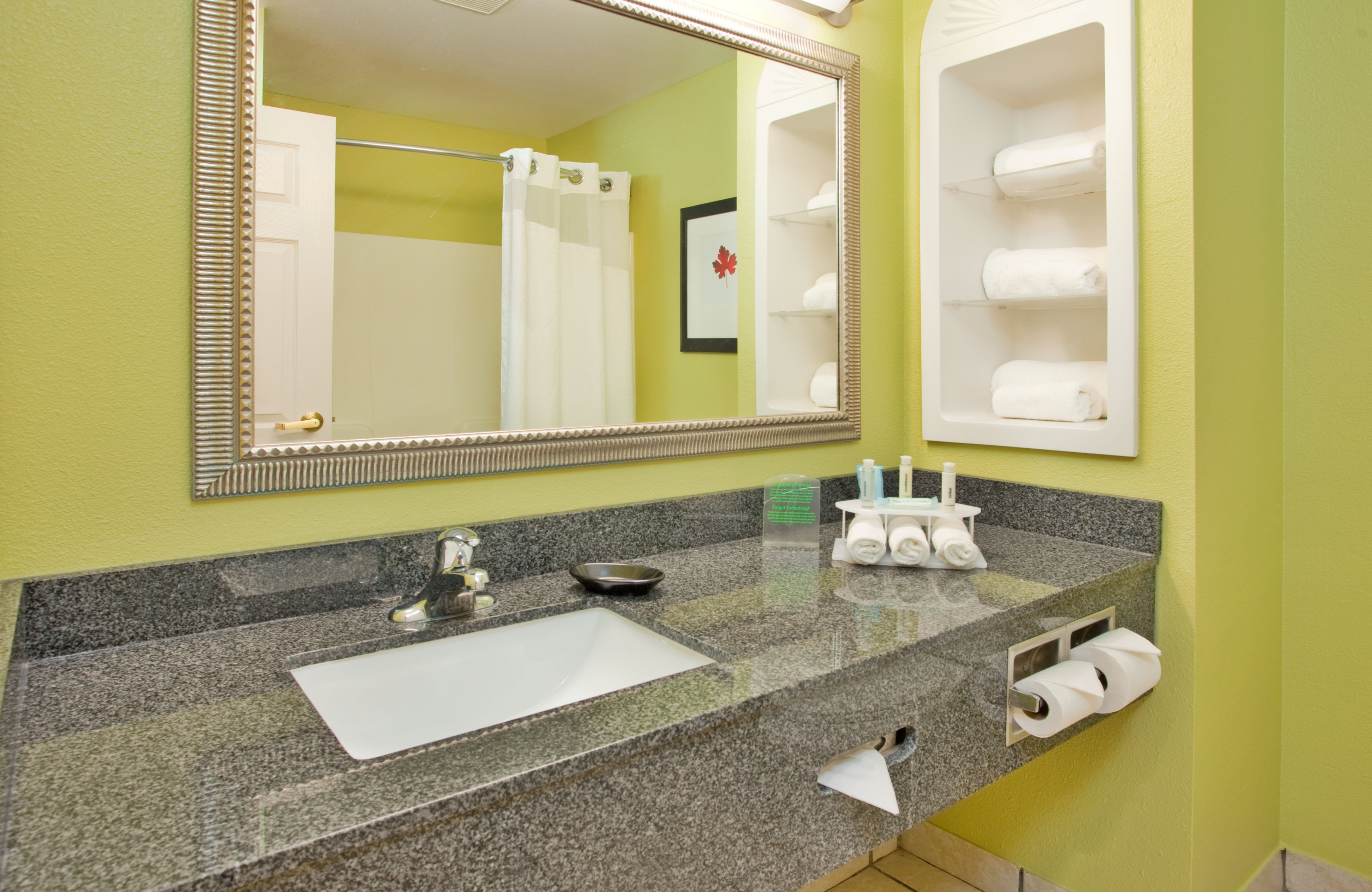 Holiday Inn Express Kearney 69/72