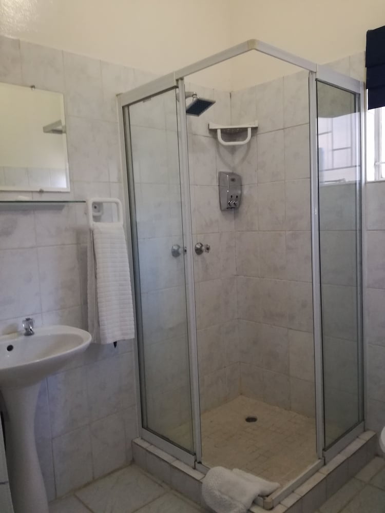 21 On Coetzee Guest House 21/22